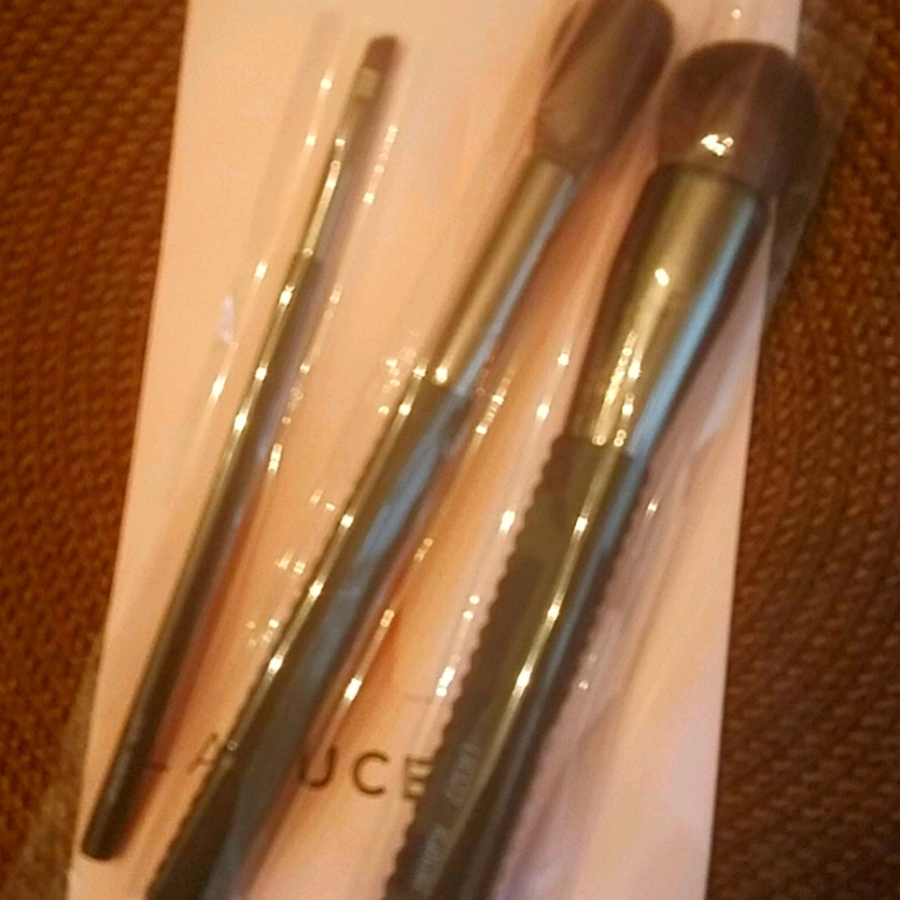 Laruce Beauty - On The Go 3-Piece Brush Set